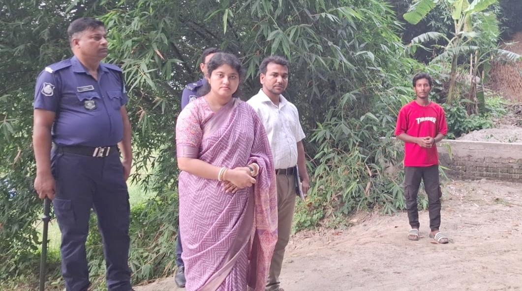 সাটুরিয়ায় অবৈধ বালু উত্তোলনের অভিযোগে দেড় লাখ টাকা অর্থদন্ড সাটুরিয়ায় অবৈধ বালু উত্তোলনের অভিযোগে দেড় লাখ টাকা অর্থদন্ড